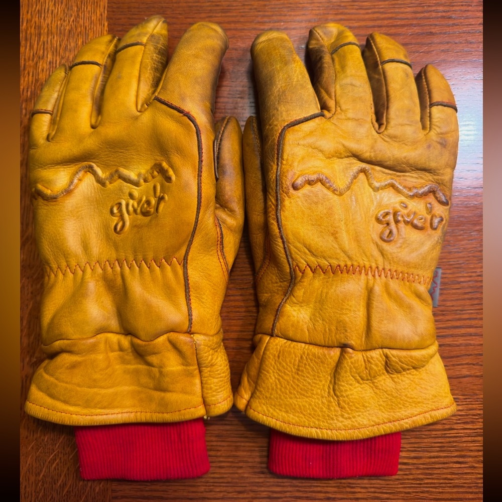 Give’r 4 Season Leather Gloves Medium